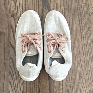 Gently worn women’s 9 wool allbirds